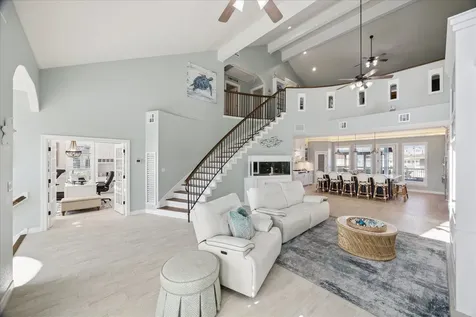 241 Tamana Drive Tiki Island TX 77554