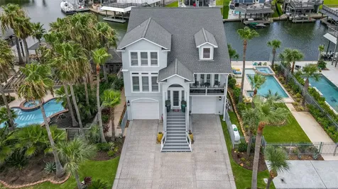 241 Tamana Drive Tiki Island TX 77554