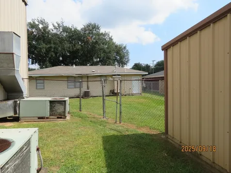 3639 5th Avenue Port Arthur TX 77642
