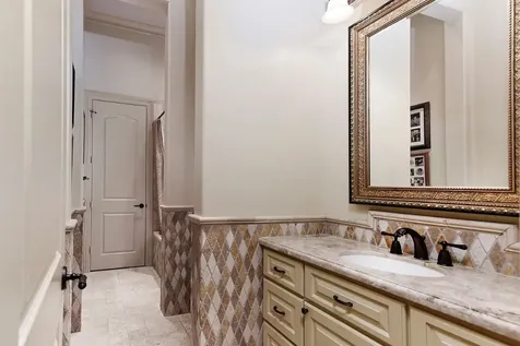 19 Hepplewhite Way The Woodlands TX 77382