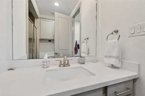 1621 Rosewood Street Houston TX 77004