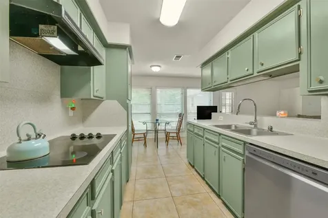 5705 Woodville Lane Pearland TX 77584
