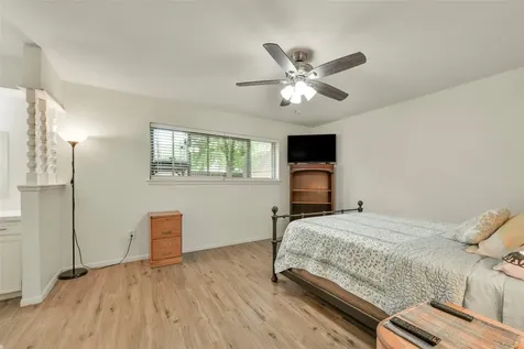 5705 Woodville Lane Pearland TX 77584