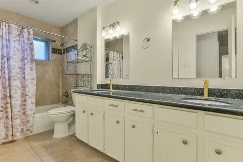 5705 Woodville Lane Pearland TX 77584