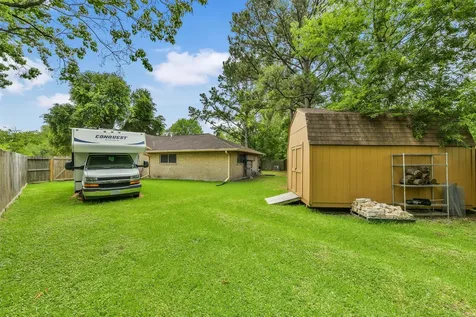 5705 Woodville Lane Pearland TX 77584