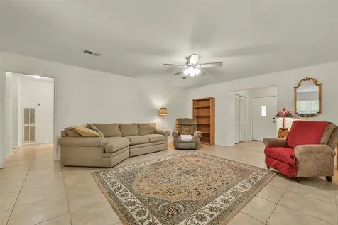 5705 Woodville Lane Pearland TX 77584