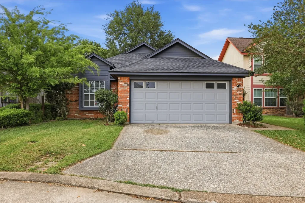 955 Green Meadow Street Beaumont TX 77706