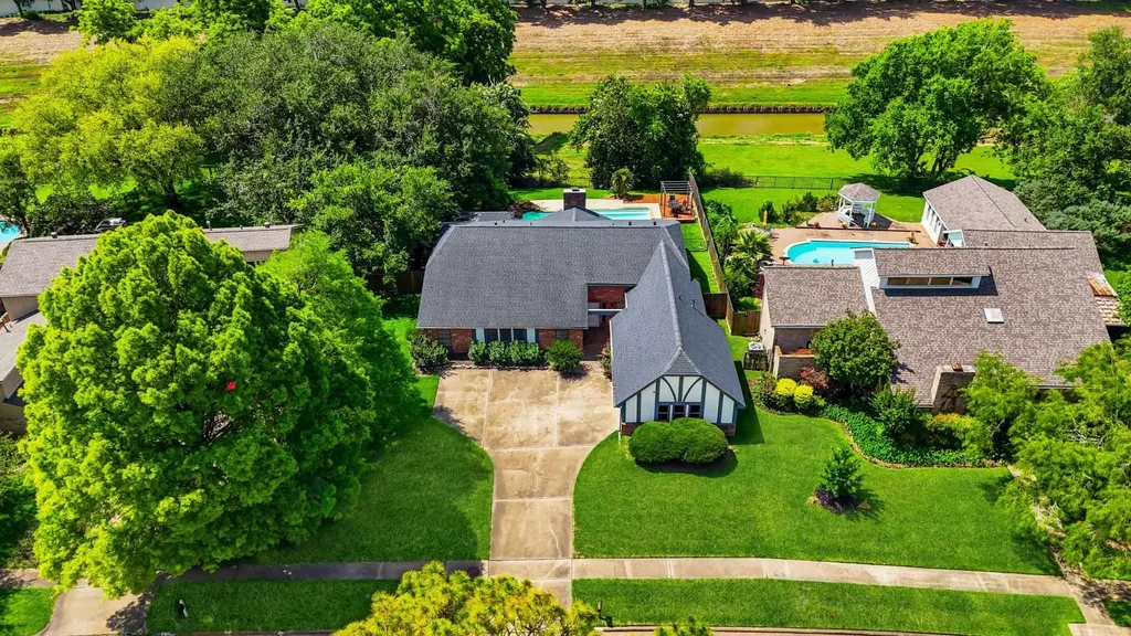 3931 Pleasant Valley Drive Missouri City TX 77459