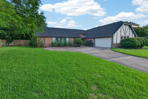 3931 Pleasant Valley Drive Missouri City TX 77459
