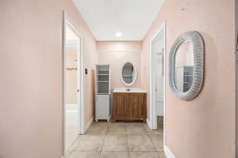 6715 Rowell Court Houston TX 77489