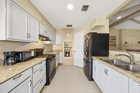 6715 Rowell Court Houston TX 77489