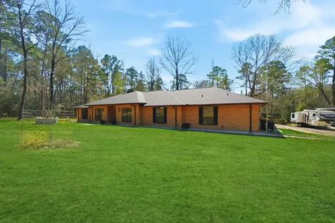 233 Pebble Creek Livingston TX 77351