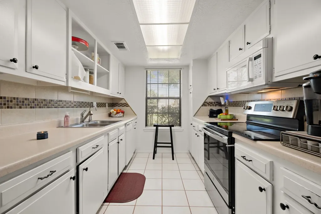 3836 Laura Leigh Drive Friendswood TX 77546