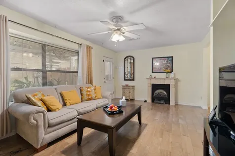 3836 Laura Leigh Drive Friendswood TX 77546