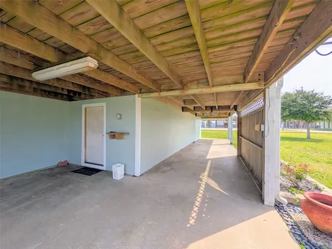 942 Surfview Crystal Beach TX 77650
