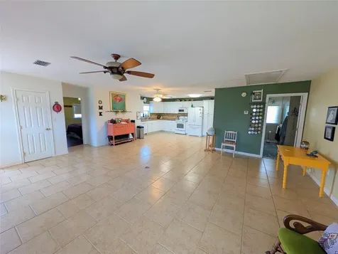 942 Surfview Crystal Beach TX 77650