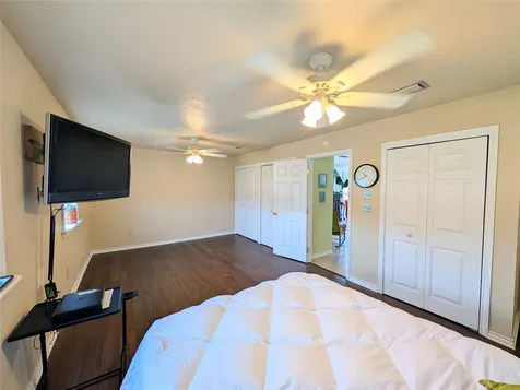 942 Surfview Crystal Beach TX 77650
