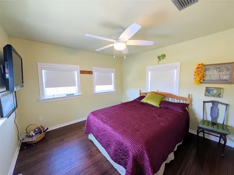 942 Surfview Crystal Beach TX 77650