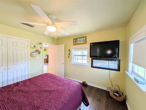 942 Surfview Crystal Beach TX 77650