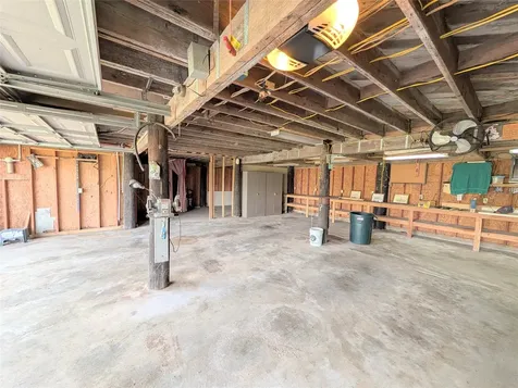 942 Surfview Crystal Beach TX 77650