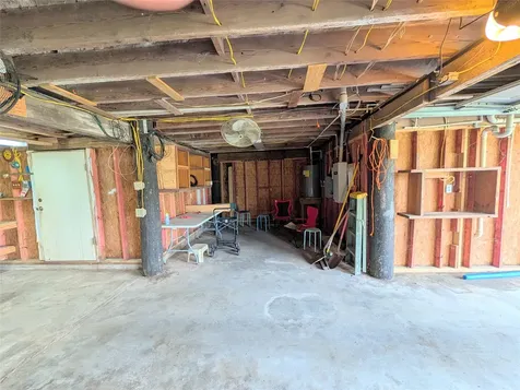 942 Surfview Crystal Beach TX 77650