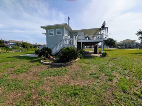 942 Surfview Crystal Beach TX 77650