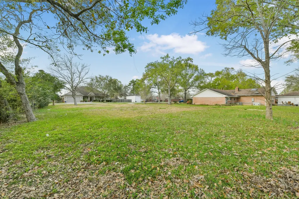 203 Shady Nook Lane Friendswood TX 77546