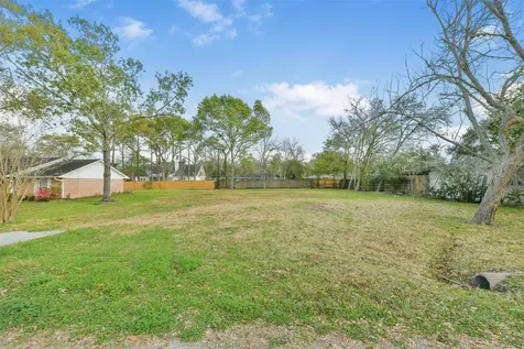 203 Shady Nook Lane Friendswood TX 77546