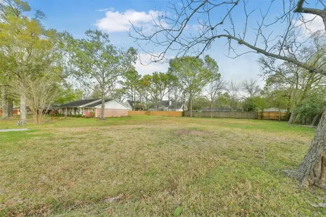 203 Shady Nook Lane Friendswood TX 77546