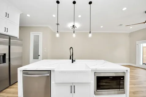 127 E 38th Street Houston TX 77018