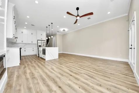 127 E 38th Street Houston TX 77018