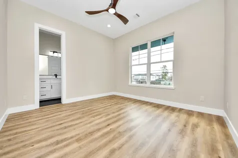 127 E 38th Street Houston TX 77018