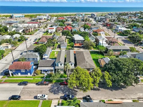 711 Ball Street Galveston TX 77550