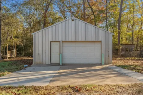 53 Pine Oak Lane Huntsville TX 77340