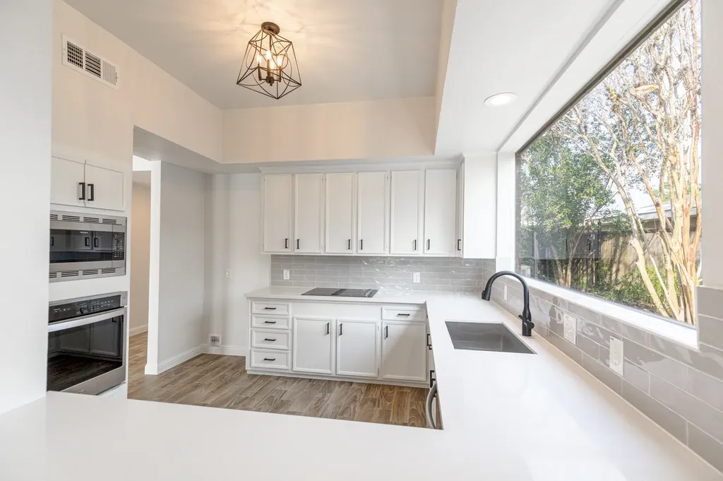20 Charleston Street N Sugar Land TX 77478