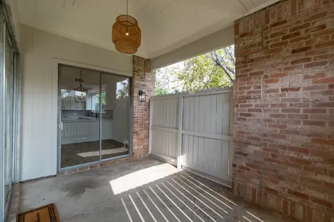 20 Charleston Street N Sugar Land TX 77478