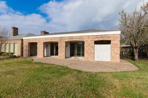 20 Charleston Street N Sugar Land TX 77478