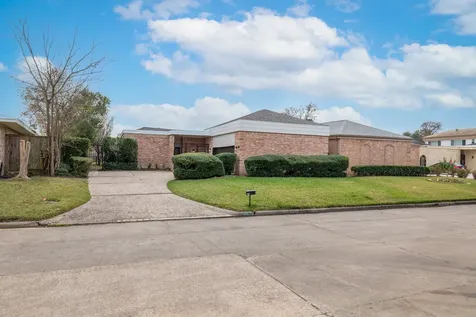 20 Charleston Street N Sugar Land TX 77478