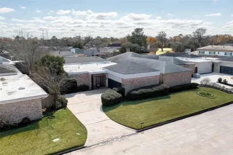 20 Charleston Street N Sugar Land TX 77478