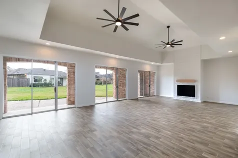 20 Charleston Street N Sugar Land TX 77478