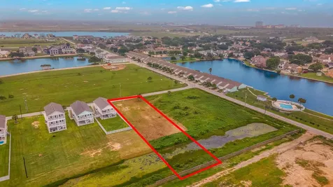2445 103rd Street Galveston TX 77554