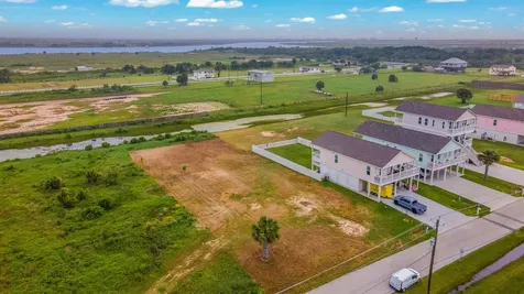2445 103rd Street Galveston TX 77554