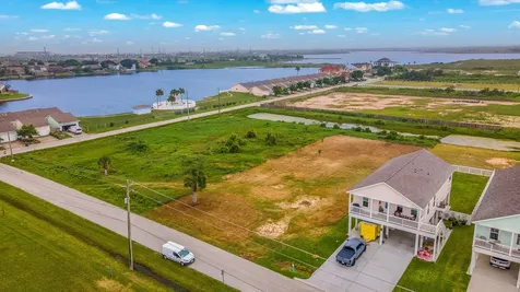 2445 103rd Street Galveston TX 77554