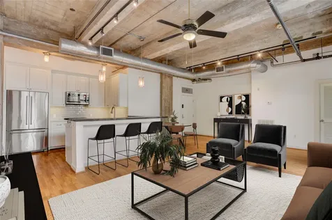 204 Travis Street 4d Houston TX 77002