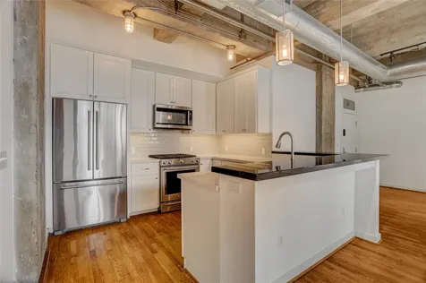 204 Travis Street 4d Houston TX 77002