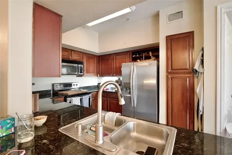 7575 Kirby Drive 1410 Houston TX 77030