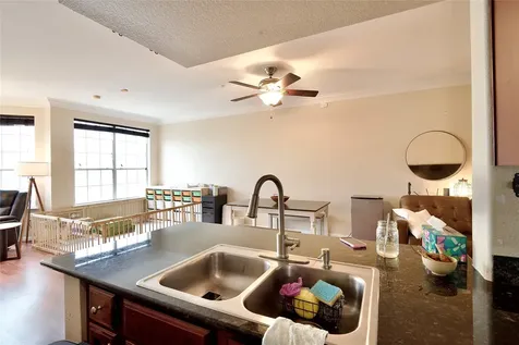 7575 Kirby Drive 1410 Houston TX 77030