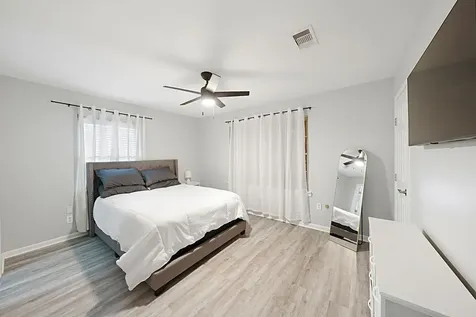 614 Gilpin Street Houston TX 77034