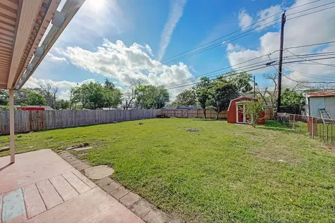 614 Gilpin Street Houston TX 77034