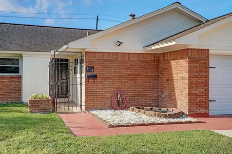 614 Gilpin Street Houston TX 77034